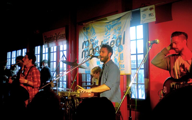 Файл:Localnatives sxsw2010.JPG