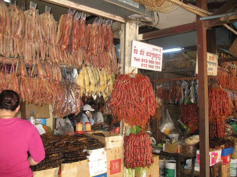 Файл:Psah Chas in Siem Reap.JPG