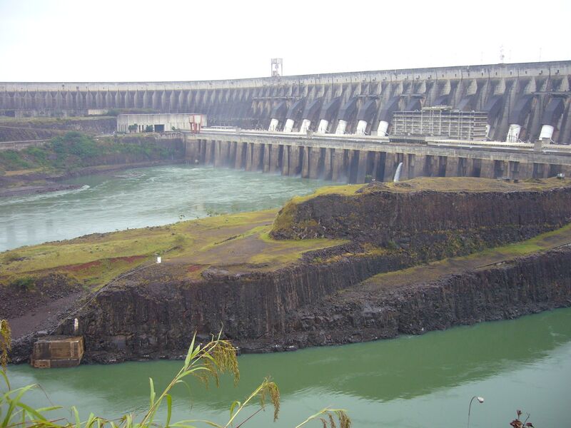 Файл:Itaipu2.JPG