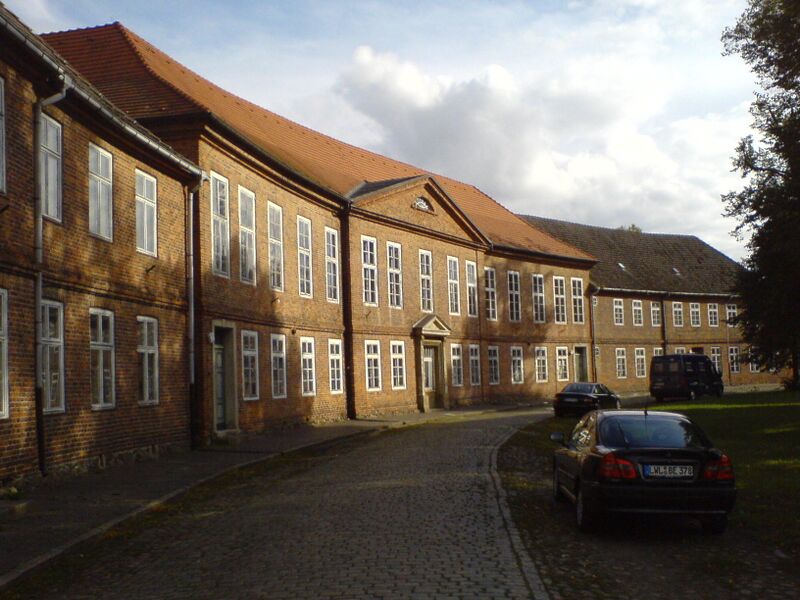 Файл:Prinzenpalais, Ludwiglust.JPG
