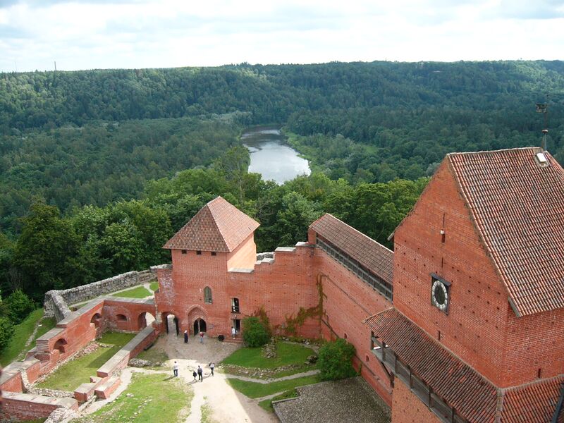 Файл:Turaidafromtower.JPG