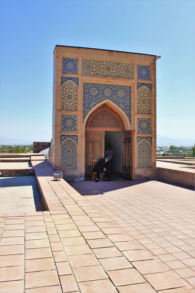 Файл:Ulugh Beg observatory 3.JPG