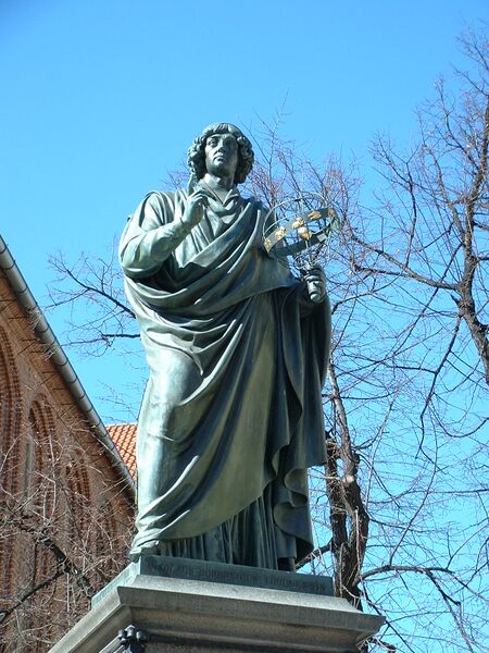 Файл:Torun03MonumentToCopernicus.JPG