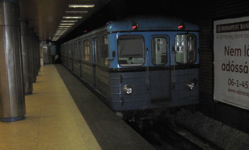 Файл:M2 Metro Budapest 01-d2.JPG