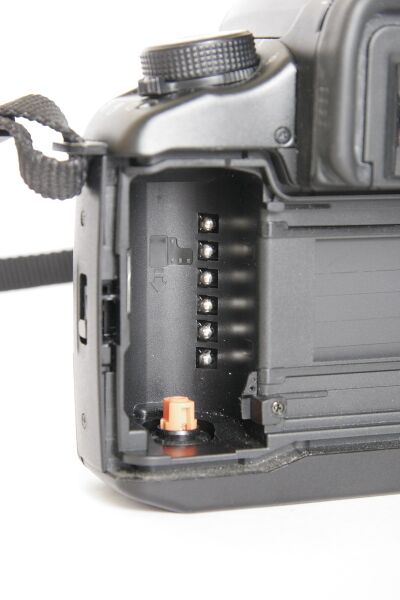 Файл:Canon eos30 dx code reader.jpg