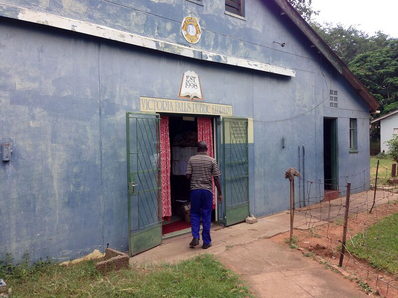 Файл:Victoria Falls Public-Library.jpg