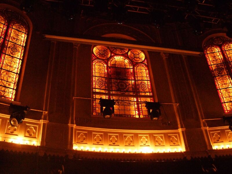 Файл:Church Windows Paradiso Amsterdam.jpg