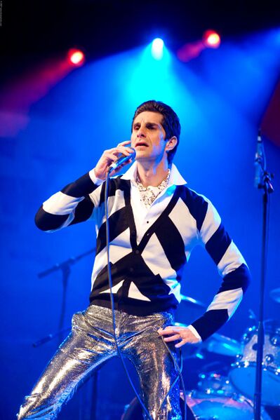 Файл:Perry Farrell.jpg
