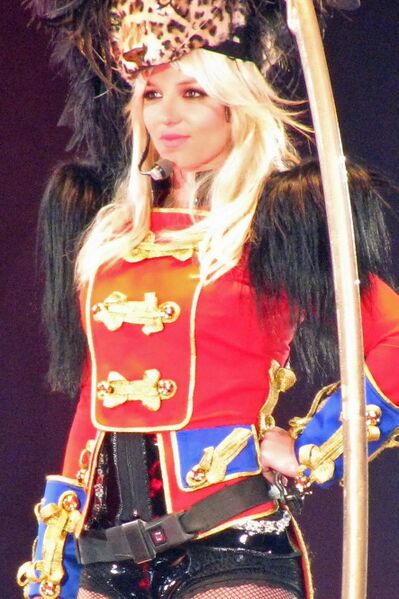 Файл:Circus Tour.jpg