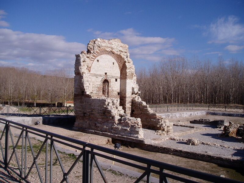 Файл:Carranque-basilica.JPG