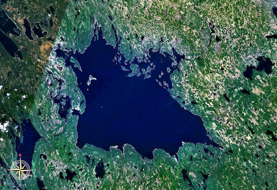 Ӳкерчĕк:Lake Segozero NASA.jpg