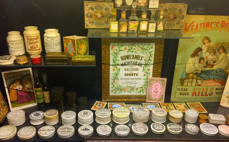 Файл:Victorian Cosmetics.jpg