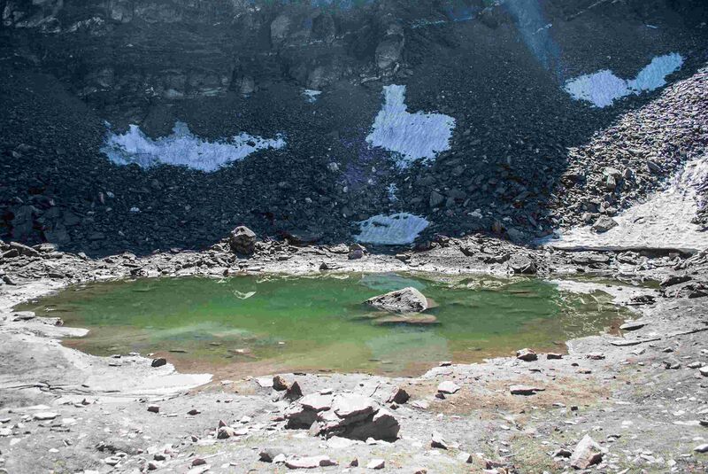 Файл:Roopkund Lake.jpg