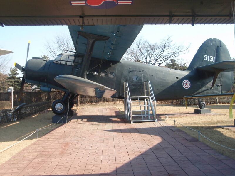 Файл:An-2 cargo DPRK.JPG