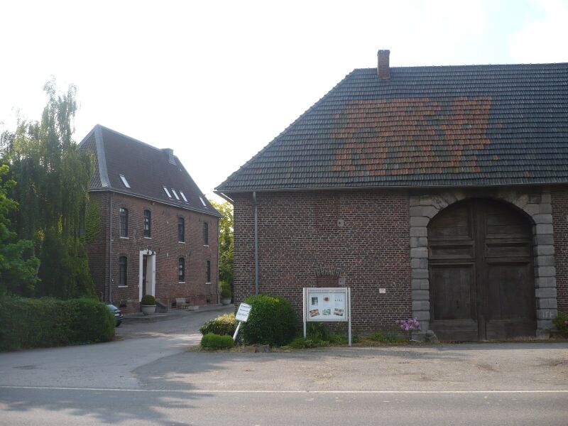 Файл:Haus Latum 3.JPG