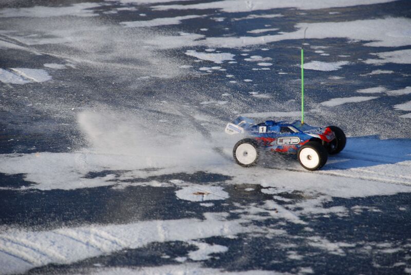 Файл:LRP Shark 18 Monster.JPG