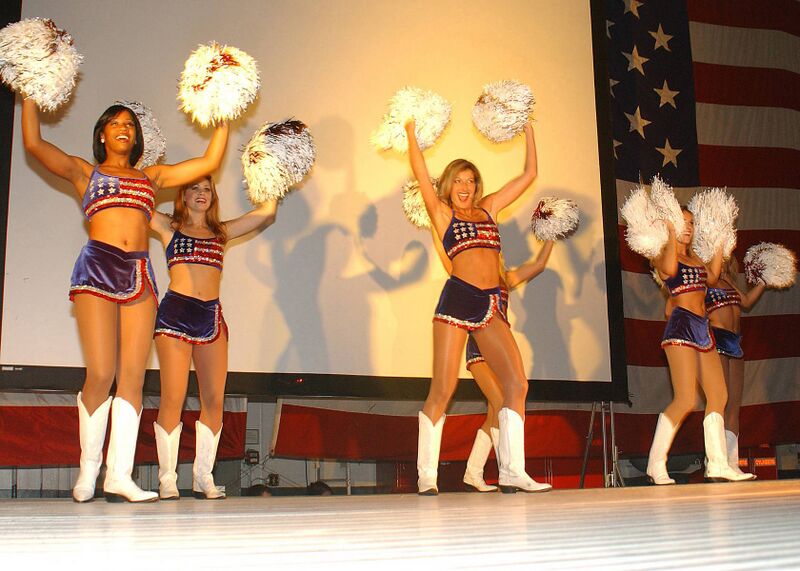 Файл:Redskin Cheerleaders.jpg
