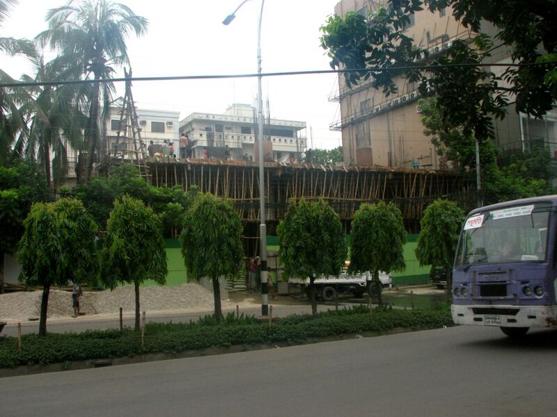 Файл:Bangla construction work.jpg
