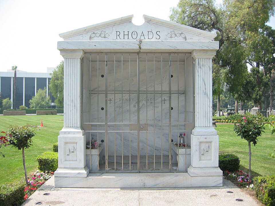 Файл:Tumba de Randy Rhoads.jpg