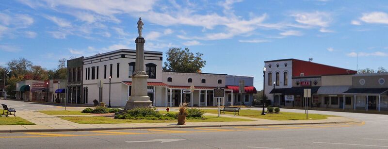Файл:Clayton Alabama Courthouse Square.JPG