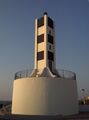 Читающий маяк, также известный как Tel Kudadi Light, Hayarkon Light и Тель-Авивский маяк, в 2013 после восстановления