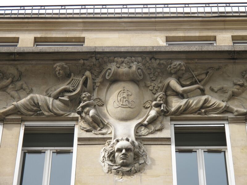 Файл:Rue Chaptal, 10.jpg