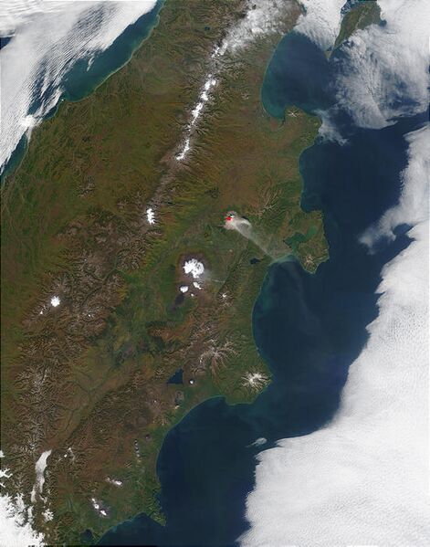 Файл:Sheveluch, Kamchatka.jpeg