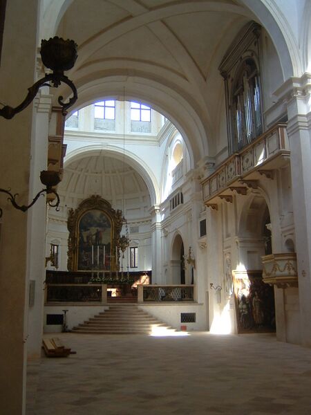 Файл:Interno Santa Barbara Mantova.JPG