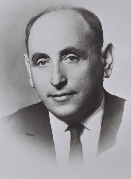 Файл:Isser Harel.jpg