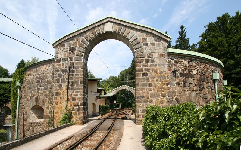 Файл:Linzer Turmlinie Turm IV.jpg