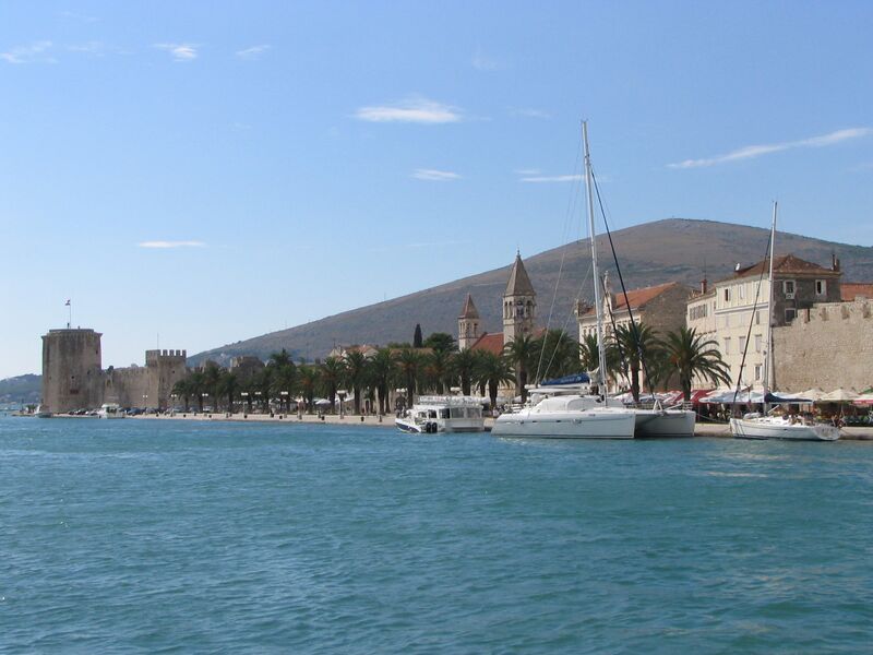 Файл:View from bridge Trogir.JPG