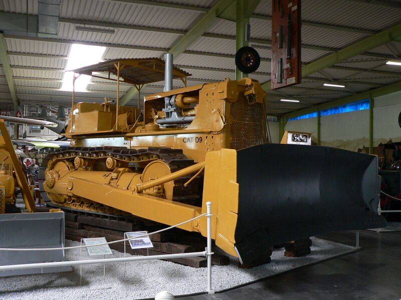 Файл:Caterpillar D9.JPG