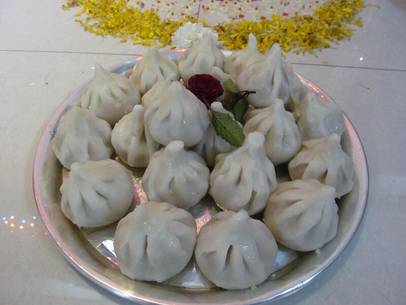 Файл:Ukdiche Pandhare Shubhra Modak.JPG