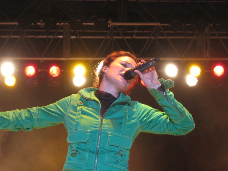 Файл:RebeccaStJames.JPG