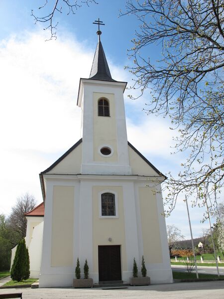 Файл:Pfarrkirche weiden bei rechnitz.JPG