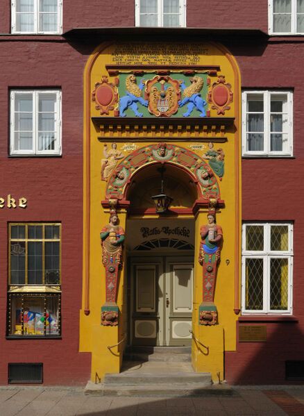 Файл:Lueneburg-Rathsapotheke.jpg