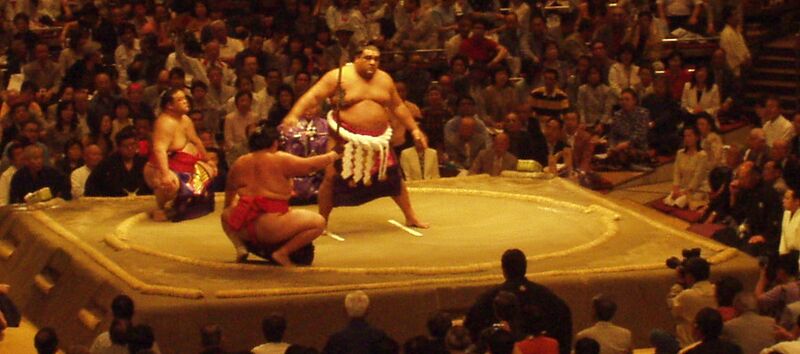 Файл:Musashimaru Dohyo-iri.JPG