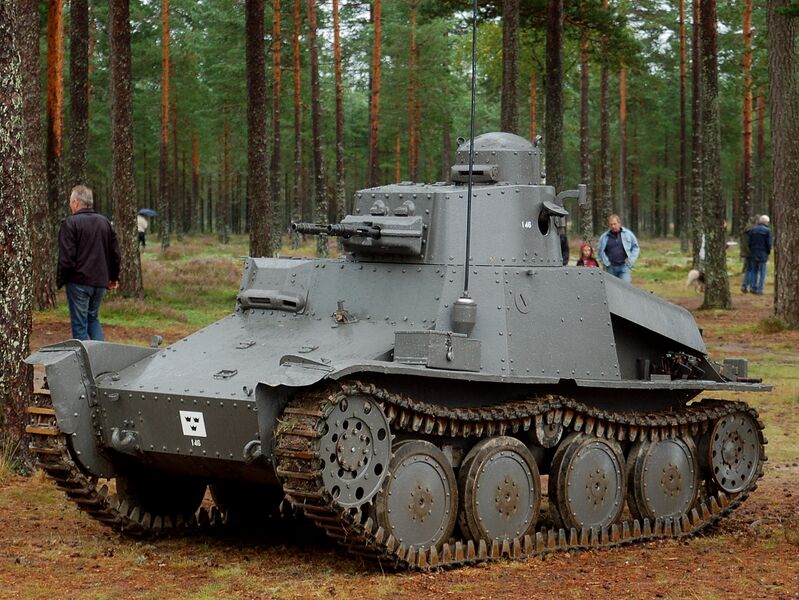 Файл:Stridsvagn 8.JPG