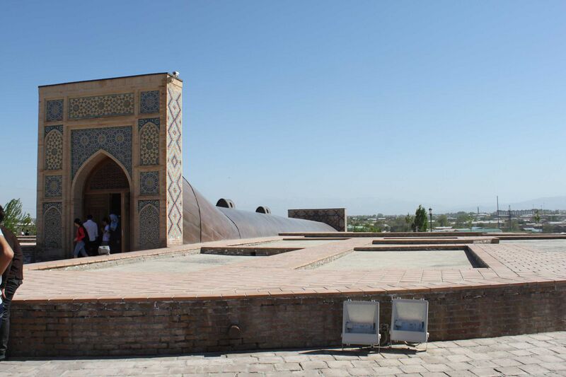 Файл:Ulugh Beg observatory 2.JPG