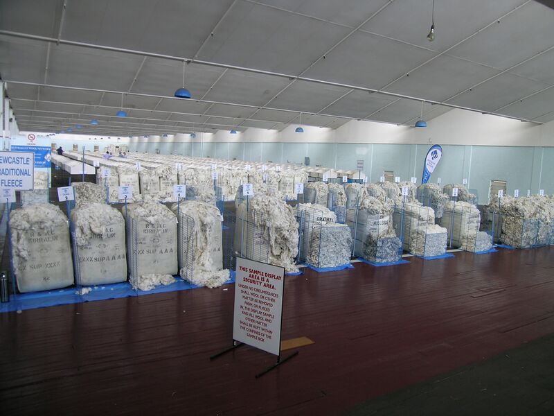 Файл:Wool show floor.JPG