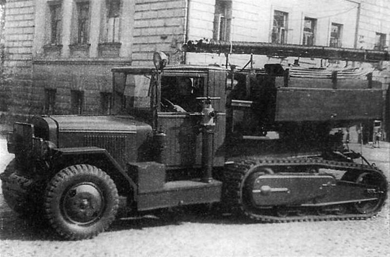 Файл:Zis 42 fire engine.jpg