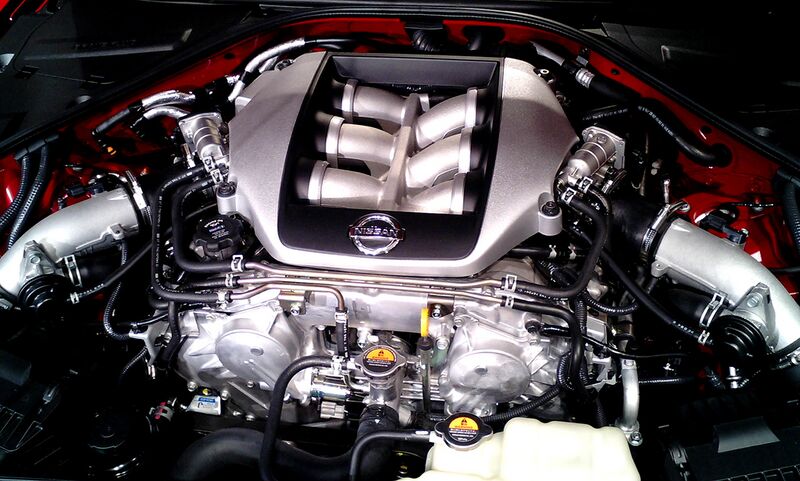 Файл:Nissan GT-R engine.jpg