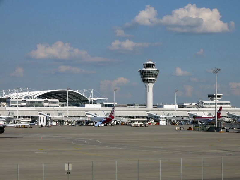 Файл:Vorfeld Terminal 1 I.JPG