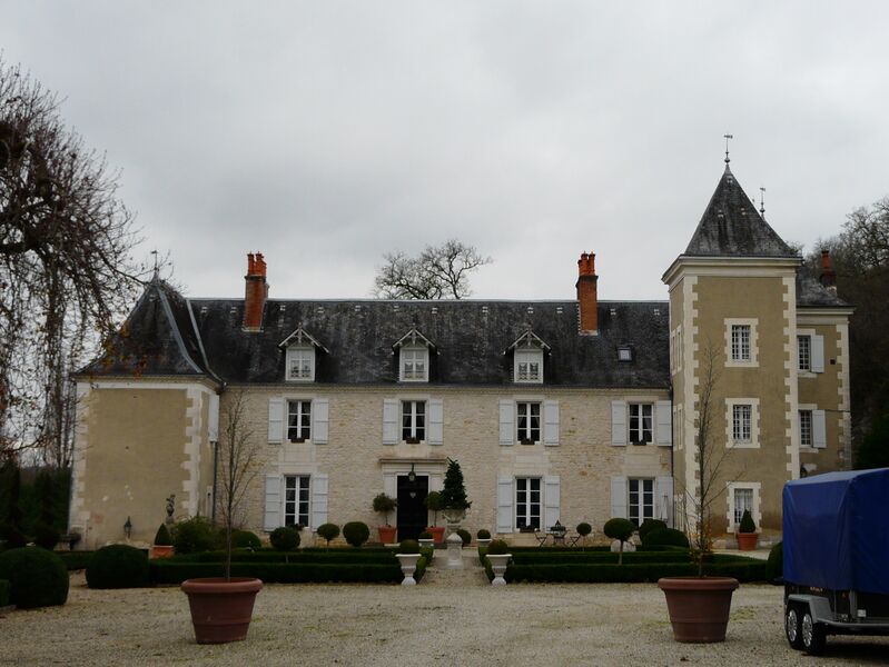 Файл:Cubjac castel Puy ol Faure.JPG