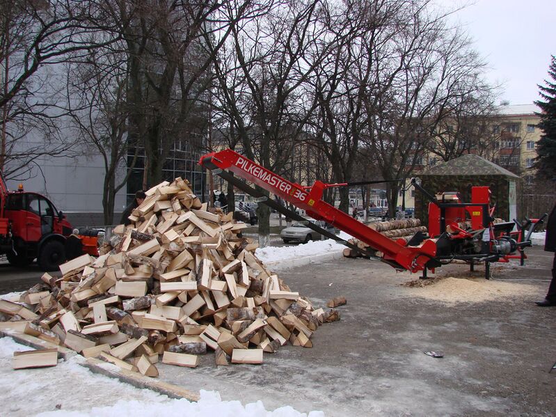 Файл:Log splitter 86.JPG
