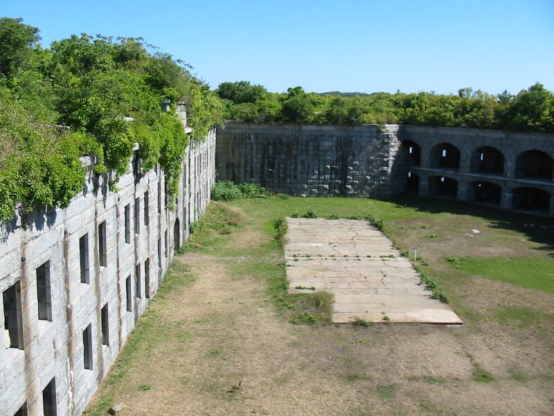 Файл:FortGorges861ParadeGround.JPG
