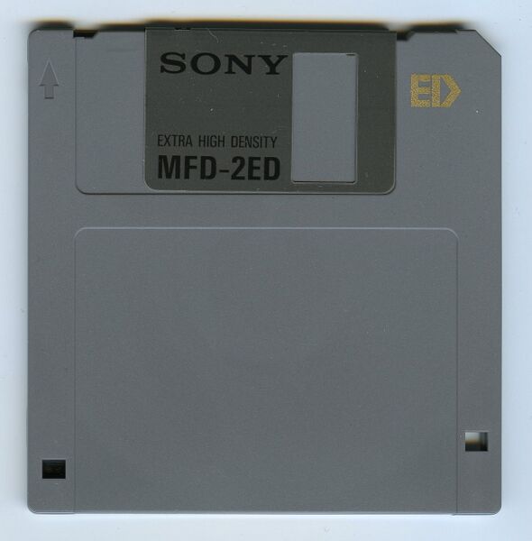 Файл:Floppy disk 3.5 Extra Density.jpg