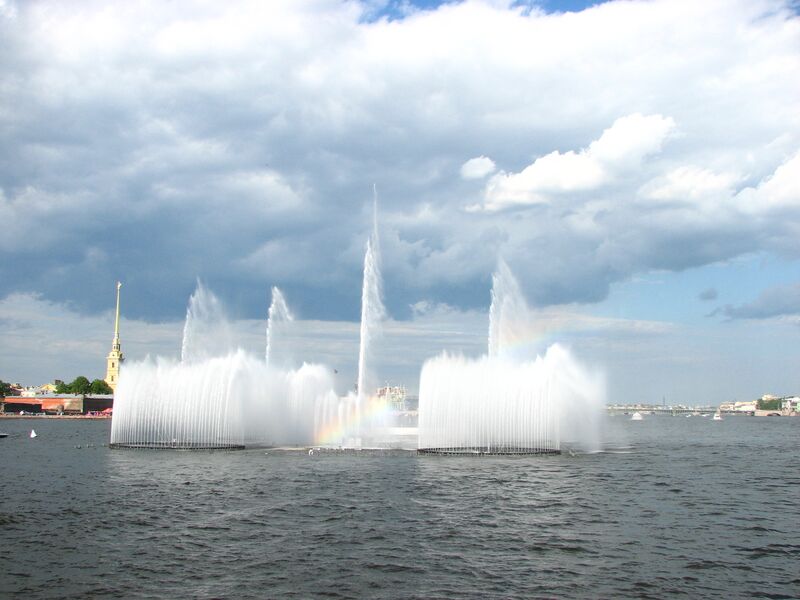 Файл:Fountain on Neva 02.JPG