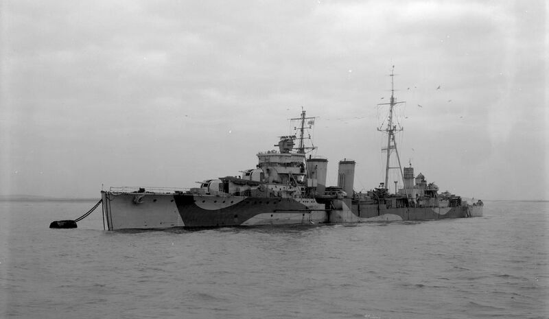 Файл:HMS Caledon.jpg