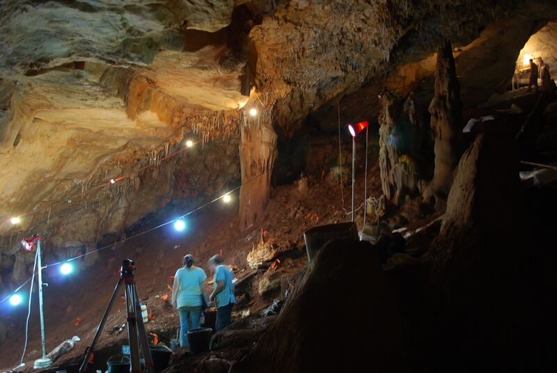Файл:MANOT CAVE EXCAVATION.JPG